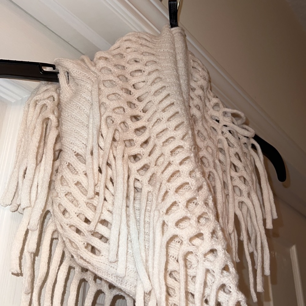 Vonmaur cream/ivory infinity scarf, one size - Picture 5 of 5